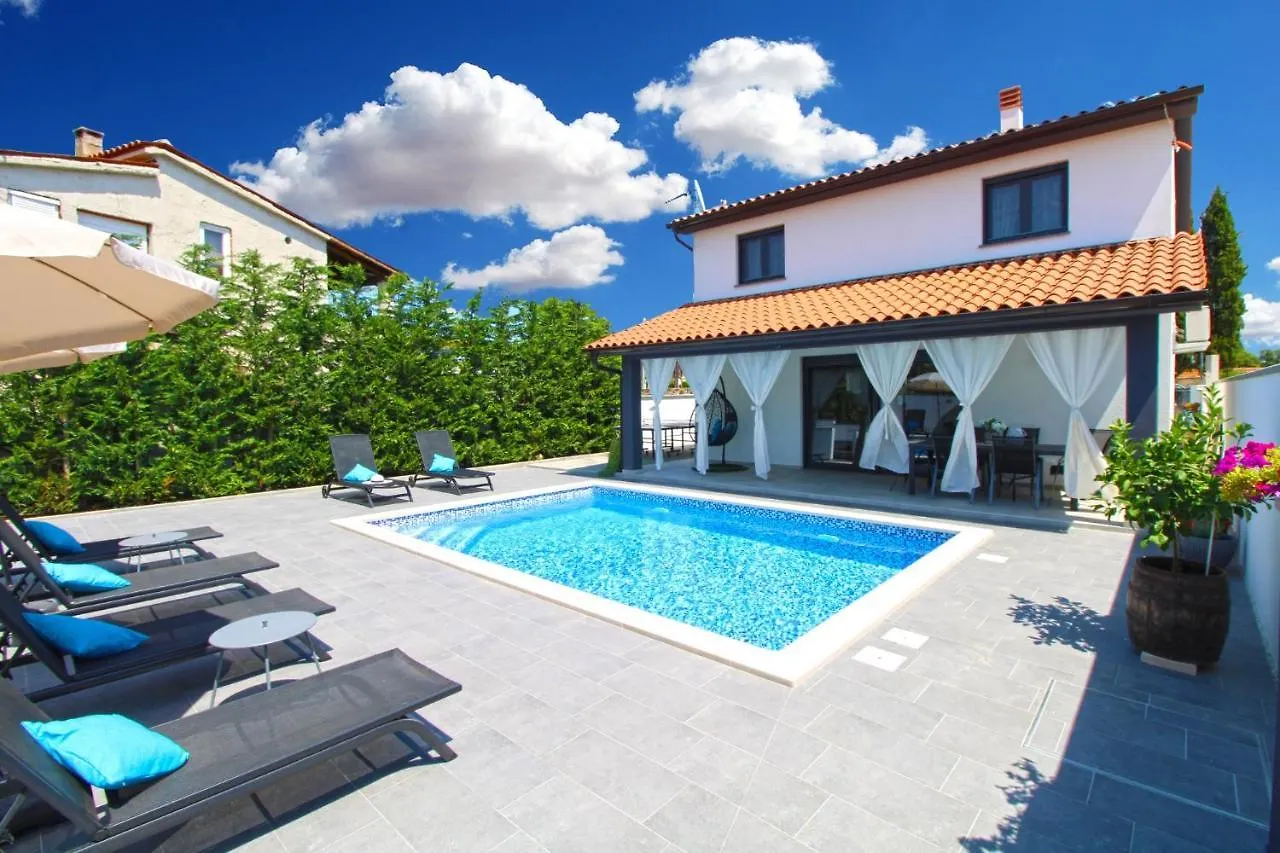 Holiday home Family Friendly House With A Swimming Pool Galizana, Fazana - 20593 Villa Croatia