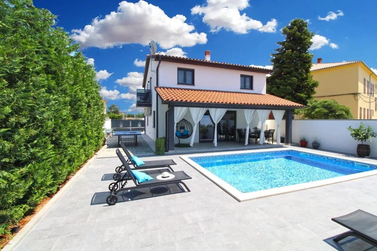 Family Friendly House With A Swimming Pool Galizana, Fazana - 20593 Villa