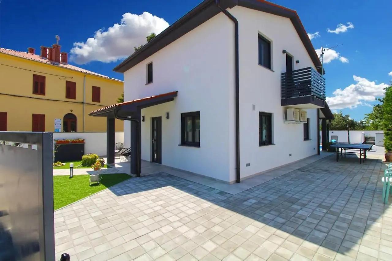 Family Friendly House With A Swimming Pool Galizana, Fazana - 20593 Villa