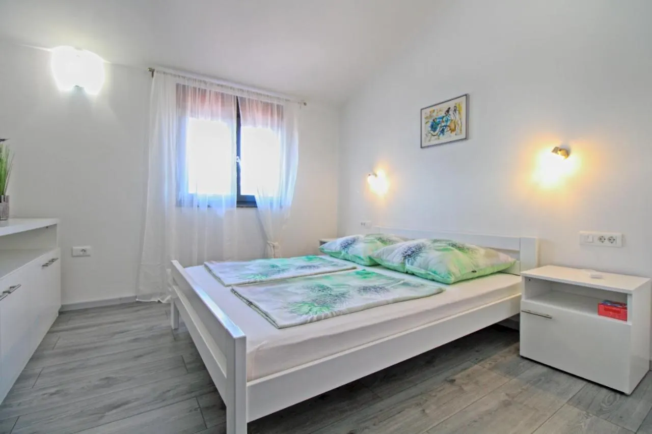 Family Friendly House With A Swimming Pool Galizana, Fazana - 20593 Villa Croatia