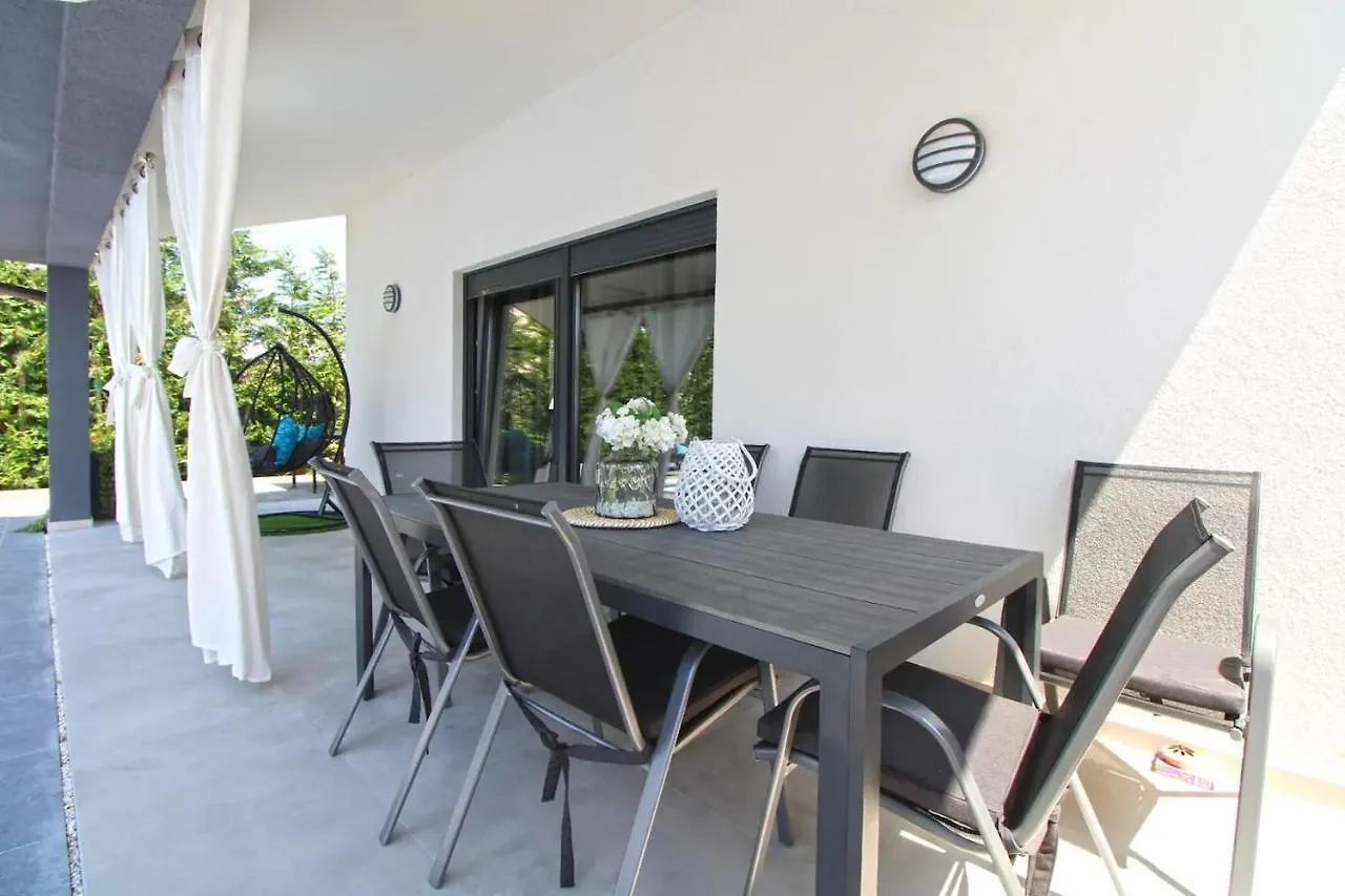 Family Friendly House With A Swimming Pool Galizana, Fazana - 20593 Villa Croatia